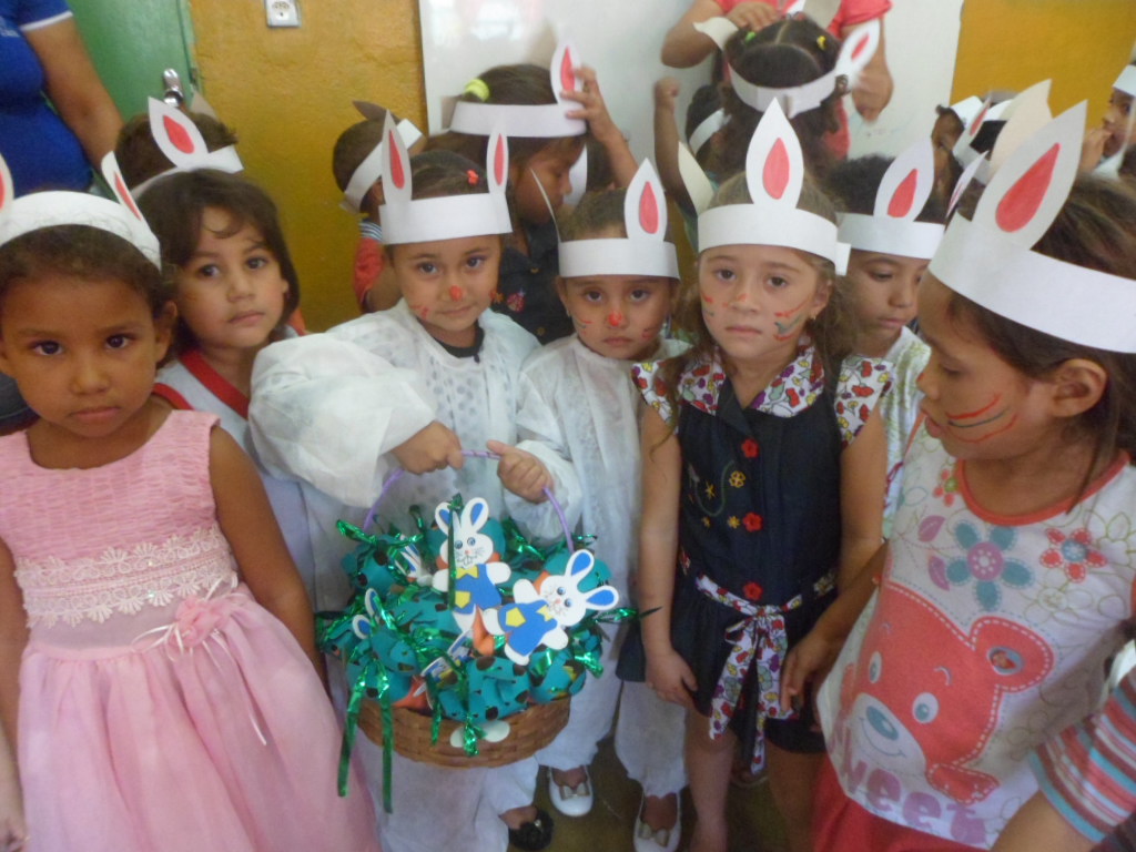 Celebração da Páscoa na Creche Tia Lucinha